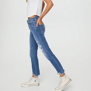 Levis x Aritzia 724 High Rise Straight Crop Jeans Denim Distressed Fray Raw Hem
